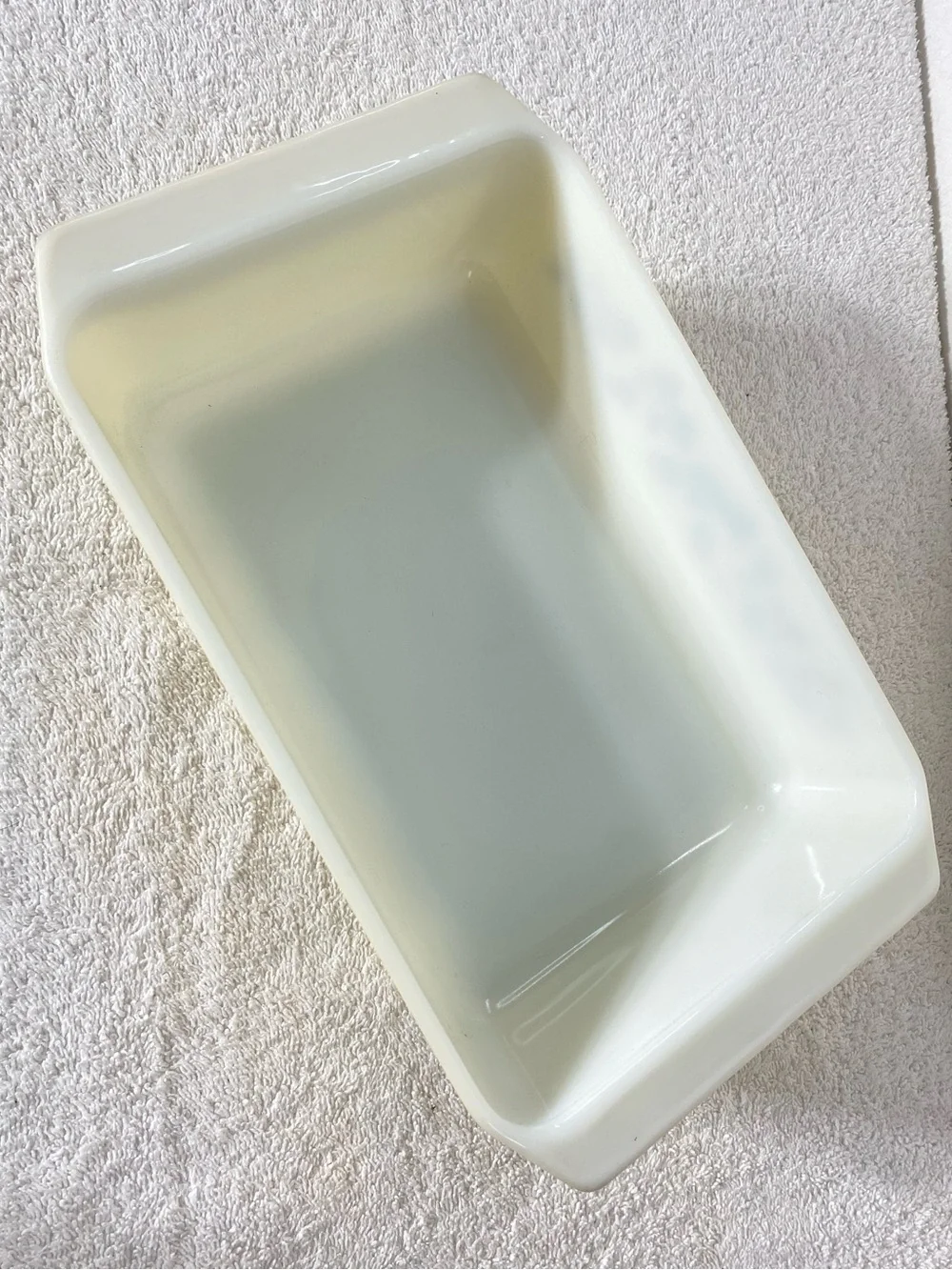 Vintage 1960–1963 PYREX Golden Acorn #575-B 2 Quart Space Saver Baking Dish - Picture 5 of 16